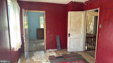 319 Hammond St, Westernport, MD 21562 - photo 2