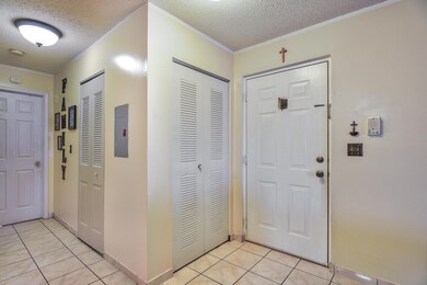 002_Foyer
