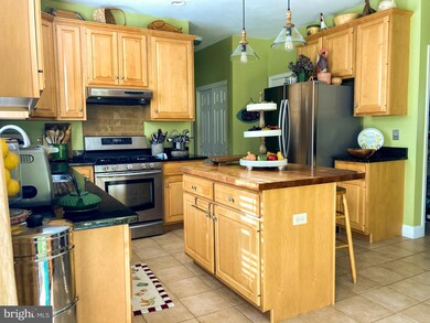 2526 Simon Dr, Reading, PA 19608 - photo 6