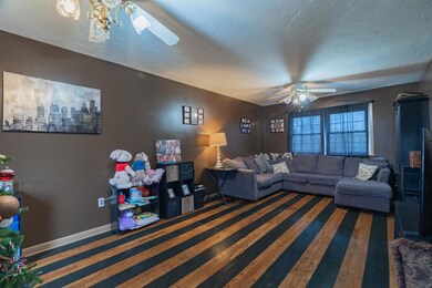 902 Poplar St, Tipton, IN 46072 - photo 5