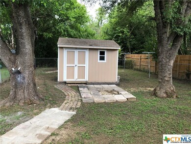 405 Durango St, San Marcos, TX 78666 - photo 2