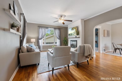 1-web-or-mls-A7402900