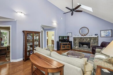 1390 Barclay Dr
