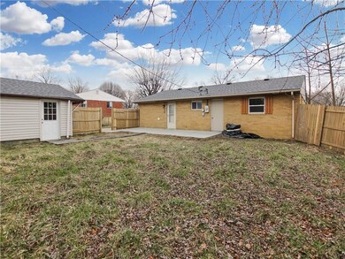 402 Gerry Dr, Beech Grove, IN 46107 - photo 3