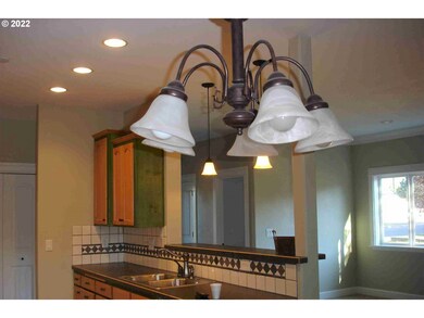 265 Holbrook Ln, Creswell, OR 97426 - photo 4