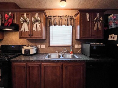 20642 Raleigh Dr, Clinton Township, MI 48036 - photo 6