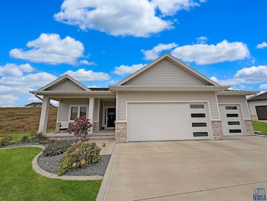 1219 Blackhawk Ct, Hinton, IA 51024 - photo 2