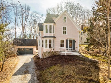 10 Chestnut Hill St, Camden, ME 04843 - photo 5