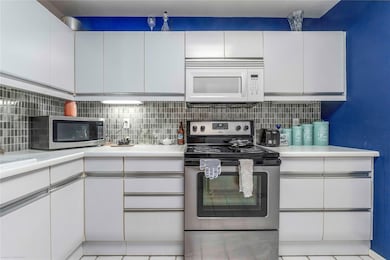 Towers Of Town Lake unit 6C1, Austin, TX 78701 - photo 2