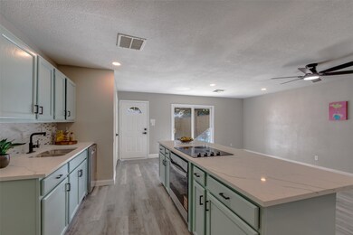 5216 Alpha Dr, the Colony, TX 75056 - photo 6