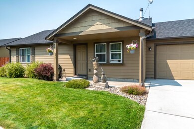 63777 Hunters Cir, Bend, OR 97701 - photo 2