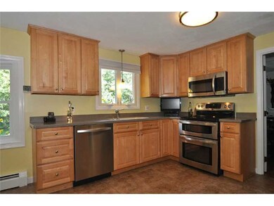 68 Tomahawk Cir, Saunderstown, RI 02874 - photo 3