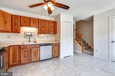 9598 Donnan Castle Ct, Laurel, MD 20723 - photo 4