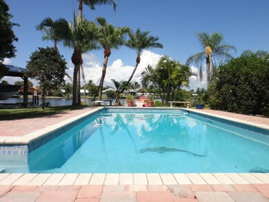 Pool 8ft deep