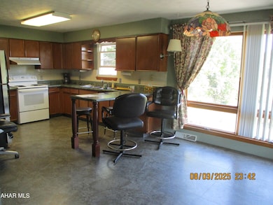 452 Shawnee Dr, Roaring Spring, PA 16673 - photo 7