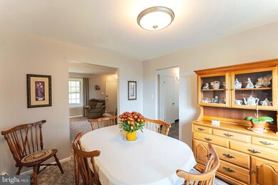 1036 Edgewood Dr, Pottstown, PA 19464 - photo 7