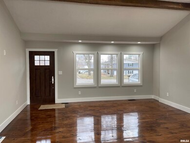 1326 Rutledge Dr, Lincoln, IL 62656 - photo 2