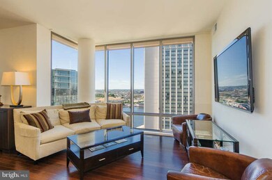 The Vue unit 2002, Baltimore, MD 21202 - photo 2