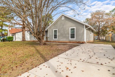 1007 Massey Rd, Jacksonville, NC 28546 - photo 2