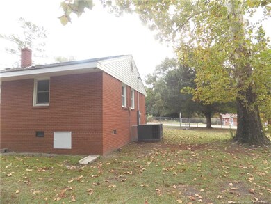 428 Durant Dr, Fayetteville, NC 28304 - photo 6