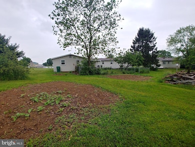 1774 Howard St, Chambersburg, PA 17201 - photo 3