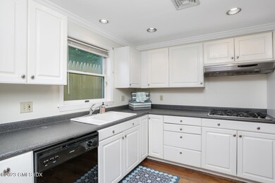 26 Lockwood Dr, Old Greenwich, CT 06870 - photo 6