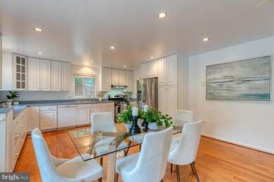 3816 Whispering Ln, Falls Church, VA 22041 - photo 4