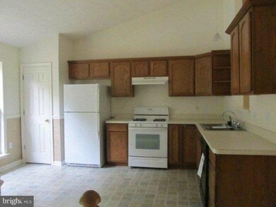 987 Lake Heritage Dr, Ruther Glen, VA 22546 - photo 3