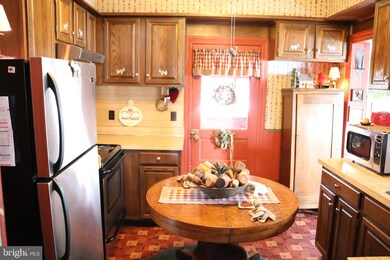 1032 E Schuylkill Rd, Pottstown, PA 19465 - photo 3