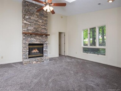 104 S Rowe Rd, Hendersonville, NC 28792 - photo 4