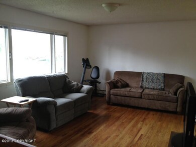 Altoona Living room