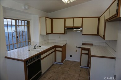 358 S Grape Ave, Compton, CA 90220 - photo 6