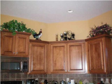 MAPLE CABINETRY THROUGHOUT HOME