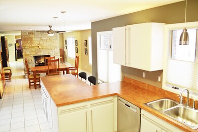 336 N Batavia Ave, Batavia, IL 60510 - photo 4