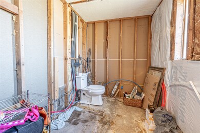 Master Bathroom. Functioning Plumbing