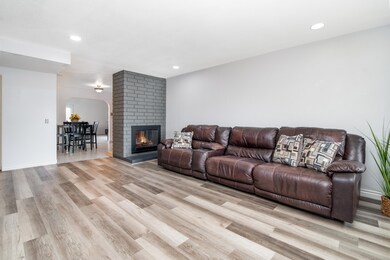004_Living Room (2)