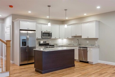 258 Wadleigh Falls Rd unit B, Newmarket, NH 03857 - photo 4