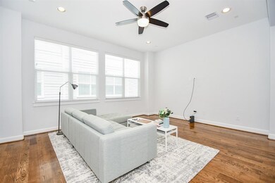 703 Link Rd, Houston, TX 77009 - photo 4