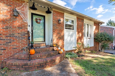 1033 Rolling Fields Cir, Columbia, TN 38401 - photo 3