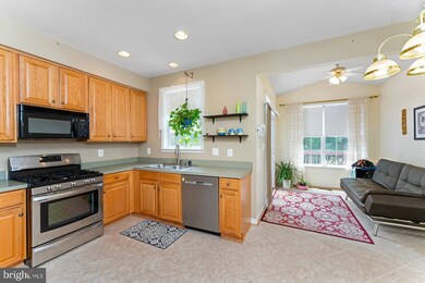 12992 Terminal Way, Woodbridge, VA 22193 - photo 7