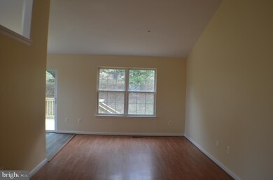 1610 Shady Glen Dr, District Heights, MD 20747 - photo 7