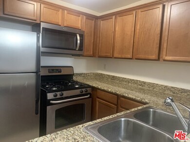 Entourage unit 219, Burbank, CA 91505 - photo 4