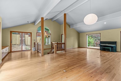 1379 Ponderosa Dr, Ashland, OR 97520