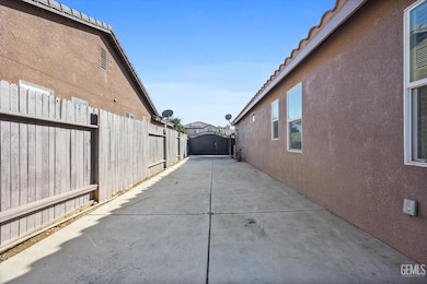 11910 Compass Ave, Bakersfield, CA 93312 - photo 4