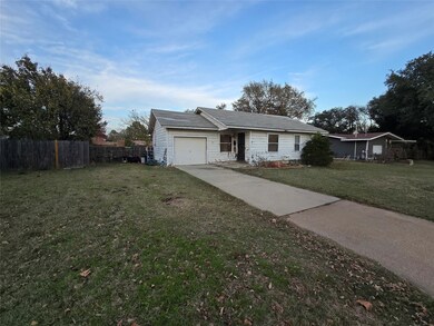 321 E Mustang St, Crowley, TX 76036 - photo 2