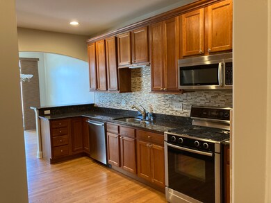 176 Mayo Ct, Elmhurst, IL 60126 - photo 2