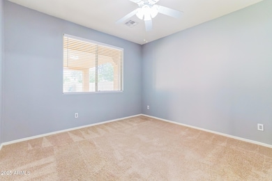 8-photo-Main-Bedroom
