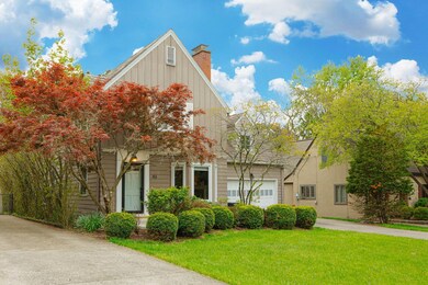 93 W Cooke Rd, Columbus, OH 43214 - photo 2