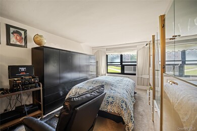 Windsor Park unit 1-L, Oakland Gardens, NY 11364 - photo 5