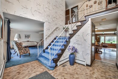 Foyer - tiled floors